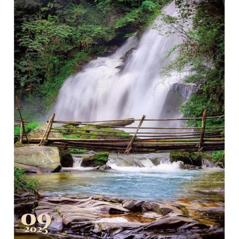 Kalendarz ścienny WODOSPADY ŚWIATA WIELOPLANSZOWY 12K 320mm x 470mm Lucrum (RW12) Lucrum