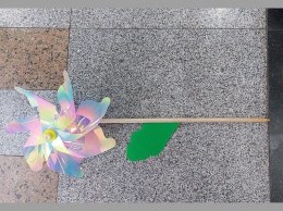 Wiatrak neonowy 32cm Adar (591745) Adar