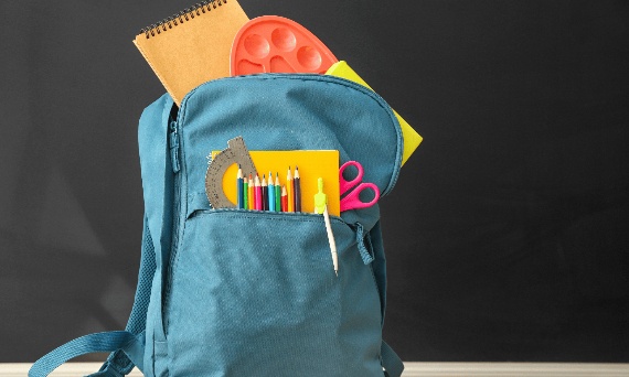 Kompleksowa wyprawka szkolna – co powinno się znaleźć w plecaku ucznia?